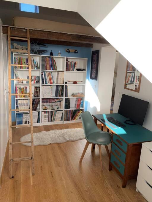 Charmant Studio A Proximite De La Gare Rer A Chatou Exterior photo